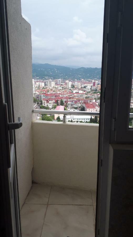 Vip Apartment 1 At Gorgiladze 118 巴统 外观 照片