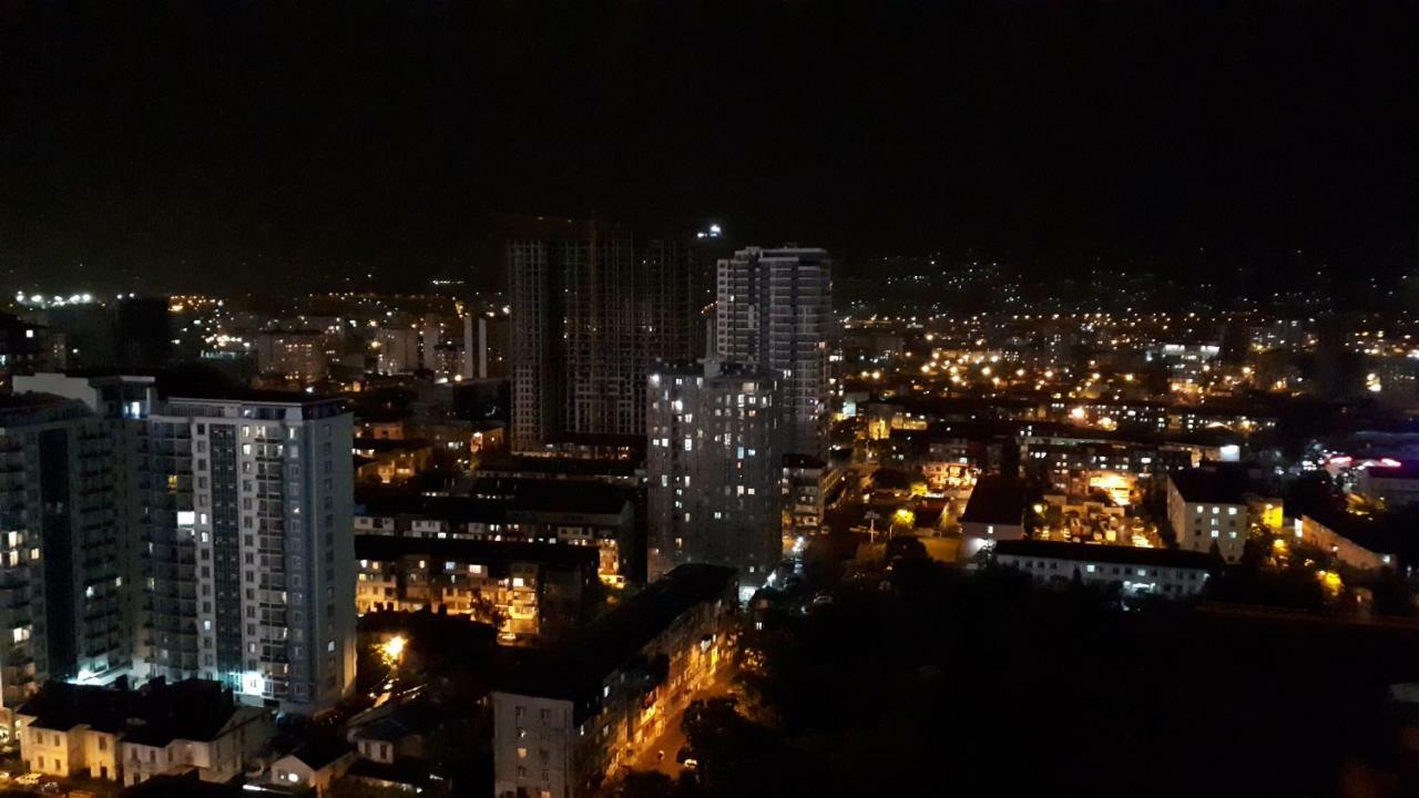 Vip Apartment 1 At Gorgiladze 118 巴统 外观 照片