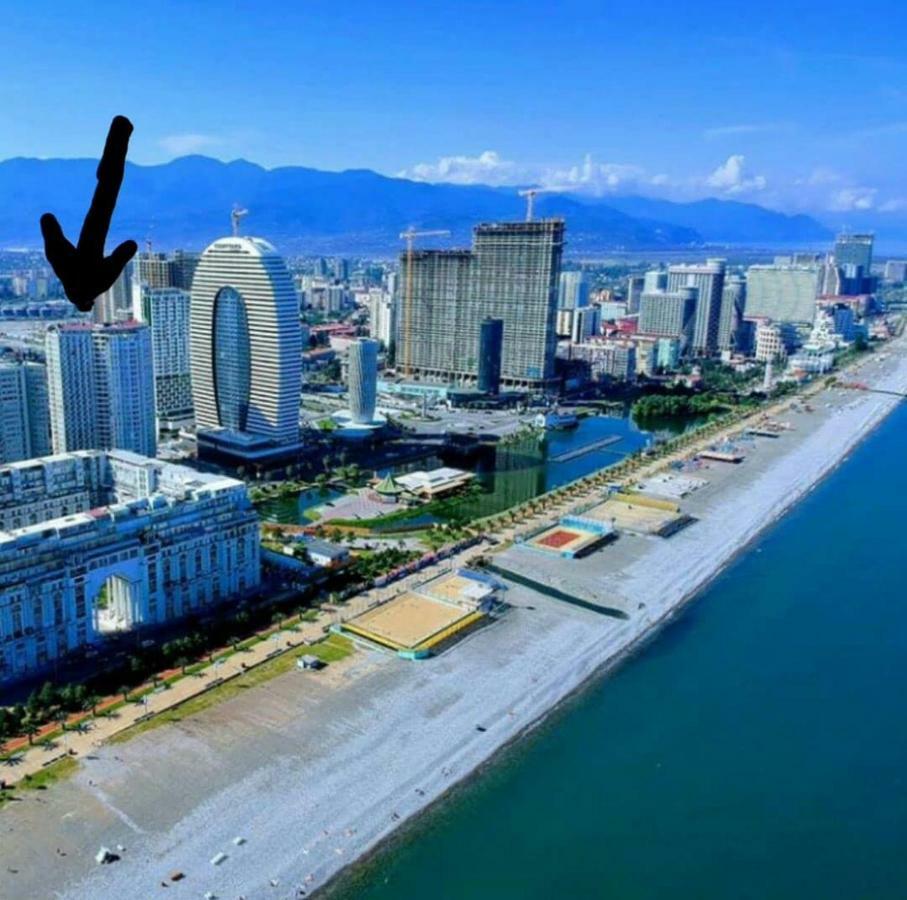 Vip Apartment 1 At Gorgiladze 118 巴统 外观 照片