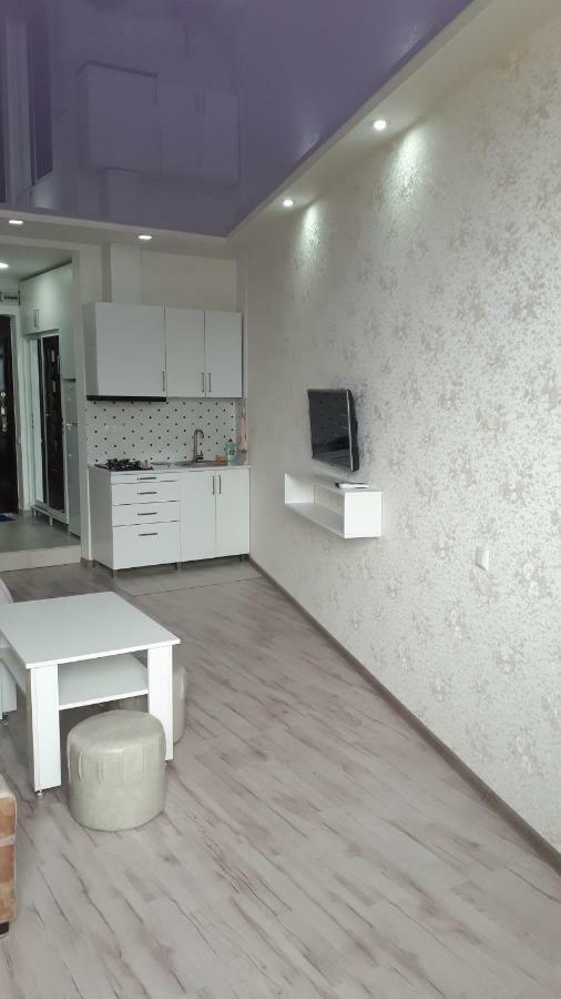Vip Apartment 1 At Gorgiladze 118 巴统 外观 照片
